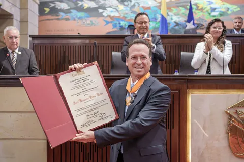 A Democratic Gala: Colombia’s Congress Honors Dr. José Benjamín Pérez Matos