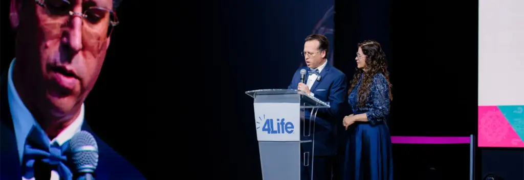 El Dr. José Benjam ín Pérez y su esposa Sara Meléndez